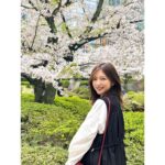 Erina Mano Instagram - 🌸 1年があっという間に過ぎてまたひとつ歳を重ねました！ 去年の夏に日本に帰国して環境が大きく変わって 今までと変わらず食事作りをする日々に 仕事をする機会も増えたからこそ本当にあっという間に毎日が過ぎていきます。 . . この1年も毎日元気にたくさん笑って また来年歳を重ねる時にも苦労や悩みを笑い飛ばせるように 過ごしていけたらいいなと思います！！ . . 誕生日おめでとう！のDMやストーリーのメンション イラストを描いてくれたりと本当にありがとうございます😌 コメントもいつも全て読ませていただいてます🤍 皆さんからの言葉は背筋がピンと伸びるし 33歳！まだまだ頑張るぞー！！という気持ちになってます🫧 #ありがとう