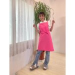 Erina Mano Instagram - 初めて！！ 料理企画の番組に出演します🍳 10月22日 12:35〜 読売テレビ 「草彅やすともの うさぎとかめ」に出演します🐇 . . うさぎ役は1時間だけプロから教わる かめ役は1週間使って自力で特訓 という企画で今回はオムライス対決！🥚 ちなみに私はうさぎ役として勝負に挑みました🐰 . . 実は今まで避けてきていた料理企画・・・（笑） 今回は、練習をしてから勝負！ということで 私もふわとろオムライスを作れるようになりたかったので 初めて料理企画に挑戦してみることにしました！ カメラの前で料理をするなんて本当にドキドキで 収録前日はなかなか寝付けなくて・・・ 収録スタジオに入ってからも本当に緊張で落ち着かなくて とにかく必死にオムライスと向き合った時間でした😂 見てもらえたら嬉しいし 番組で紹介されるふわとろオムライスの作り方を みなさんもやってみてもらえたら嬉しいです🍽️ 放送エリアが限られてるので見れない地域の方もいるかもですが 放送終了後からTVerで1週間見れるそうです📺 . . 衣装 トップス @lilliancarat_official デニム @snidel_official ピアス @cocoshnik_official . #衣装 #新たな挑戦 #緊張した #楽しかった