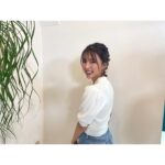 Erina Mano Instagram - 初めて！！ 料理企画の番組に出演します🍳 10月22日 12:35〜 読売テレビ 「草彅やすともの うさぎとかめ」に出演します🐇 . . うさぎ役は1時間だけプロから教わる かめ役は1週間使って自力で特訓 という企画で今回はオムライス対決！🥚 ちなみに私はうさぎ役として勝負に挑みました🐰 . . 実は今まで避けてきていた料理企画・・・（笑） 今回は、練習をしてから勝負！ということで 私もふわとろオムライスを作れるようになりたかったので 初めて料理企画に挑戦してみることにしました！ カメラの前で料理をするなんて本当にドキドキで 収録前日はなかなか寝付けなくて・・・ 収録スタジオに入ってからも本当に緊張で落ち着かなくて とにかく必死にオムライスと向き合った時間でした😂 見てもらえたら嬉しいし 番組で紹介されるふわとろオムライスの作り方を みなさんもやってみてもらえたら嬉しいです🍽️ 放送エリアが限られてるので見れない地域の方もいるかもですが 放送終了後からTVerで1週間見れるそうです📺 . . 衣装 トップス @lilliancarat_official デニム @snidel_official ピアス @cocoshnik_official . #衣装 #新たな挑戦 #緊張した #楽しかった