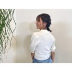 Erina Mano Instagram - 初めて！！ 料理企画の番組に出演します🍳 10月22日 12:35〜 読売テレビ 「草彅やすともの うさぎとかめ」に出演します🐇 . . うさぎ役は1時間だけプロから教わる かめ役は1週間使って自力で特訓 という企画で今回はオムライス対決！🥚 ちなみに私はうさぎ役として勝負に挑みました🐰 . . 実は今まで避けてきていた料理企画・・・（笑） 今回は、練習をしてから勝負！ということで 私もふわとろオムライスを作れるようになりたかったので 初めて料理企画に挑戦してみることにしました！ カメラの前で料理をするなんて本当にドキドキで 収録前日はなかなか寝付けなくて・・・ 収録スタジオに入ってからも本当に緊張で落ち着かなくて とにかく必死にオムライスと向き合った時間でした😂 見てもらえたら嬉しいし 番組で紹介されるふわとろオムライスの作り方を みなさんもやってみてもらえたら嬉しいです🍽️ 放送エリアが限られてるので見れない地域の方もいるかもですが 放送終了後からTVerで1週間見れるそうです📺 . . 衣装 トップス @lilliancarat_official デニム @snidel_official ピアス @cocoshnik_official . #衣装 #新たな挑戦 #緊張した #楽しかった