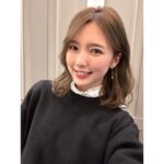 Erina Mano Instagram - インスタの投稿がお知らせ系ばかりだったので 今回は久しぶりに最近のいろいろ🫧 順番に・・・ . . 1枚目 とっても甘くて美味しいトマトに出会っちゃいました！！ 福島県産のトロピカルトマト🍅 もともとトマトは大好きなんだけど これは今まで食べてきたトマトで1番好き！！🥹 . . 2枚目 何回作っても飽きることなく「美味しい！」って 言ってもらえる和風パスタ🍝 きっと今シーズンもたくさん作るはず！笑 . . 3枚目 友達とのブランチで食べたパンケーキ🥞 4時間以上も語り合ってた日😂💕 . . 4枚目 ショコラカヌレとレモネードが美味しかったから また買いに行きたいベーカリーカフェ🥐☕️ . . 5枚目 実はちょっと髪を切りました！ その数日後にインスタライブをしたら 髪伸びたね！ってコメントがちらほら😂 前髪は伸びたけどね！！笑 #近況報告 #トロピカルトマト #和風パスタ #パンケーキ #カヌレ #レモネード #髪切りました