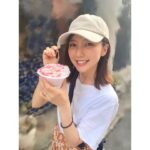 Erina Mano Instagram - 🍧 最後に行ったのは何年前なのか 思い出せないぶりのお祭り！！ 焼きそばとかフランクフルトとか 焼き鳥とか海鮮焼きとか いろんなところから美味しそうな匂いがして 時間も胃袋も足りませんでした😂 . . 屋台ってテンション上がるよね🤤🩵 #🍧 #夏祭り #久しぶりに夏らしいことした