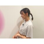 Erina Mano Instagram - 今日はスロイジに生出演で 大阪に行ってきましたー！！ いつもアットホームで楽しくて あっという間の1時間🫧 そして今回は高橋愛さんと一緒でした🤍 普段なかなか会える機会がないので 一緒にテレビ出演できて嬉しかった〜🌻 . . 衣装は一目惚れしてちょっと前に購入した @grace_continental.div のワンピース👗 スロイジはいつも自分で衣装を用意しているので また呼んでもらえたらこれ着たいな〜！！ と思って購入したら本当にまた呼んでもらえちゃった🥹✨ . . ボーダーコリーのテスちゃんとも久しぶりに会えて 今日もとっても楽しい生放送でした🫧 #スロイジ #衣装 #gracecontinental