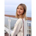 Erina Mano Instagram - 明るくしちゃったー！！ 自分で見慣れるのに3日かかりました！笑 とってもいい色で早くもお気に入り🤍 次どうするかは未定だけど1日でも長くこの色を楽しみたいな〜🤭 #イメチェン #ハイトーンカラー #人生一度きり #やりたいことをやる