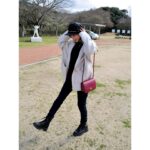 Erina Mano Instagram - #いつかの休日 久しぶりの私服投稿👗 カメラを持ってお出かけした日☀️ 晴れの日とお休みの日が合うとそれだけでテンション上がる！！🥳 . . 去年ゲットした @diagramofficial のコートは 丈感がちょうどよくてお気に入り🤍 コートはお尻が隠れるくらいの丈の長さが好きだなぁ〜🤭 私服の詳細は3枚目でタグ付けしてます🏷️ #休日 #カメラ散歩 #いっぱい食べた #春ですね #キャスケット #デニムコーデ #私服