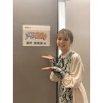 Erina Mano Instagram - 12月11日夜7時〜 国民1万人がガチで投票！アイス総選挙 3時間スペシャルに出演します🍨 . . 私の1位予想は「チョコモナカジャンボ」🍫 みなさんの1位予想は何ですか？🍦 明日は是非好きなアイスを食べながら見てください🤭 . . アイス大好きだから出演が決まったとき本当に嬉しかったし 収録もただただ楽しくてとっても幸せな時間でした🤍 . . 衣装 ワンピース　@sahara_japon ピアス　@abiste_official . . #アイス総選挙 #収録 #楽しかった #アイス大好き
