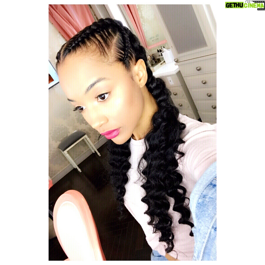 Erinn Westbrook Instagram - Someone told me I looked like a BRATZ doll today... Not mad at it. π§πΎππ
πΎπβ¨π