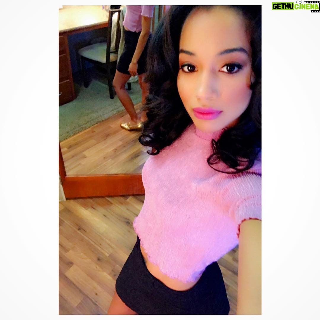 Erinn Westbrook Instagram - Wonder what she’s up to... Wonder how she’s been... 🔮💕👸🏾✨ #MagnoliaBarnard @insatiable