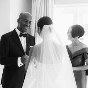 Erinn Westbrook Instagram - The highlight of my 2019? Marrying Andrew in my hometown, surrounded by family & friends.😍❤️ Swipe through for a few of our favorite moments & click the link in my story for our feature with @martha_weddings that came out last month! ✨📸@mikecassimatis