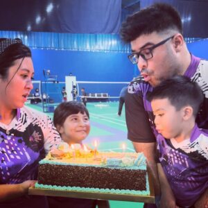 Errina GD Instagram - Happy Bday Daddy 💜🙏🏻 all the best… we 🩷 u #31okt2023