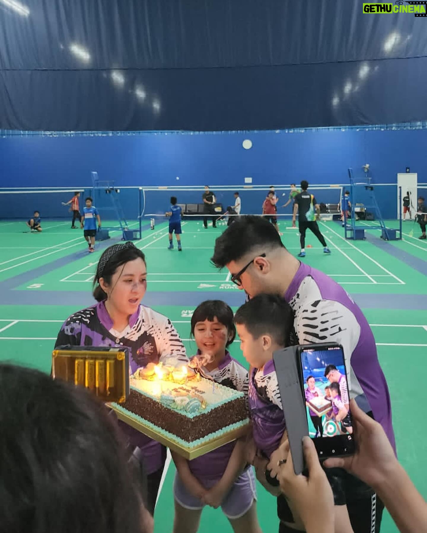 Errina GD Instagram - Halloween party nya anak Genta Squad neeeh tsay…. 💜🏸 #gentasquad #gentasquadbc