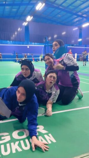 Errina GD Instagram - Santai aja bebs… hidup ga sebecyanda itu bebs….