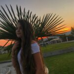 Erza Muqoli Instagram - J’espère que vous passez tous de bonnes fin de vacances 🏝 Je pense fort à vous, et vous envoie pleins de bisous 💛