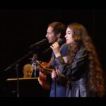 Erza Muqoli Instagram - Sur Olympia TV (bouquet @mycanal ) pour la dernière Nuit de la Déprime mercredi à 20h30 (et à la rentrée sur @c8lachaine ) 🎼💙 (merci @raphmezrahi pour l’invitation)