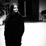 Erza Muqoli Instagram - Trop hâte de reprendre la vie normale !! Restez chez vous 💜