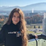 Erza Muqoli Instagram - 🇨🇭Suisse aujourd'hui : pour le #worldchildrensday #unicef 💙 📷@jeremychapron