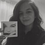 Erza Muqoli Instagram - L’album est fini! Demain il sera disponible en précommande et vous pourrez découvrir une nouvelle chanson ... J’espère qu’elle vous plaira ❤️