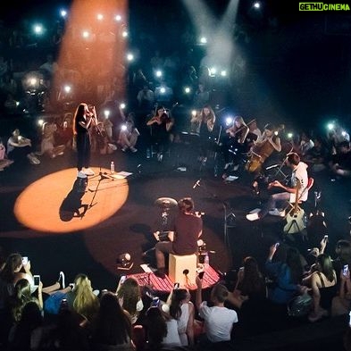 Erza Muqoli Instagram - La semaine dernière j’ai chanté mes chansons pour la première fois en public, c’était trop bien ! Rendez-vous vendredi pour un nouvel extrait