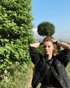 Eslem Akar Instagram - 🩶