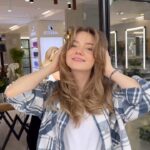 Eslem Akar Instagram – 🌟curtain bangs 
for an appointment
👇🏻👇🏻👇🏻
@muratbolathair
✨✨✨
#hairstyle #hairstylist #hair #hairartistry #hairvideodiary #tutorialesincreibles #hairstyles #istanbul #hairvideos #peinadosvideos #inspirehairstyles #americansalon #glamvids #turorialesvideos #styleartists #hairvideo #wakeupandmakeup #hairmakeupdiary #fyp #ideiasparameninas #allmodernhair #amazing #istanbul #hairfeed @hairvev @hairfuv #emreayaksizetiler #emreayaksizhairpalace #emreayaksiz