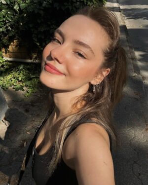 Eslem Akar Instagram - 🍒♥️🌹