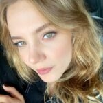 Eslem Akar Instagram - araba selfisi💚