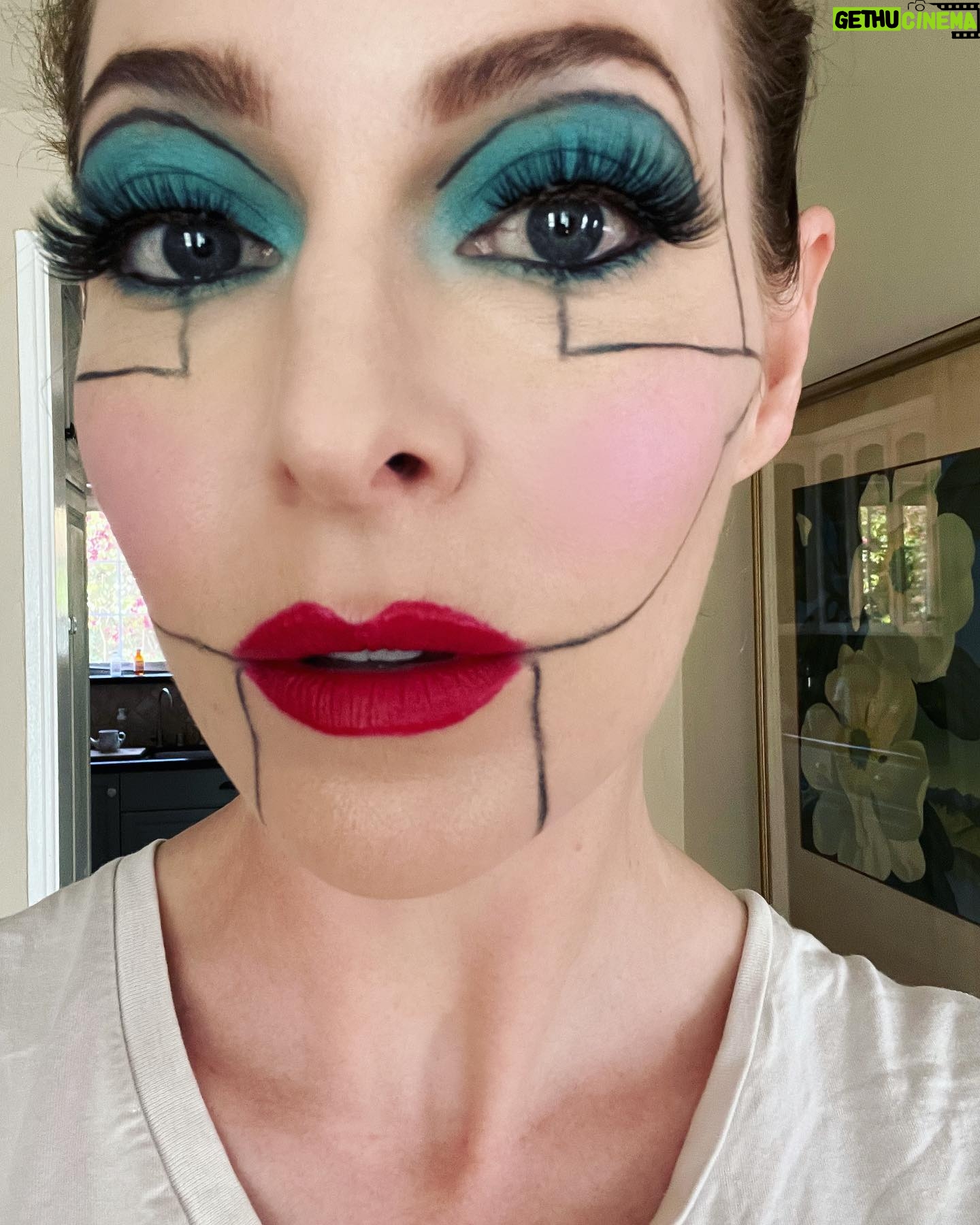 Esmé Bianco Instagram - good little android 🤖 #newwork with @puscifer @iamthebriefcase @carinaround @matmitchell makeup💄 @bmoviekitten #puscifer2022