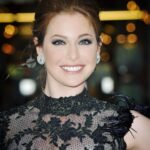 Esmé Bianco Instagram - What a year, what a decade!! Thank you all for your continued love and unwavering support, through the good times and the bad 🙏🏻 I’m looking into #2020 with so much hope and gratitude...there are some big things to come, and I can’t wait. Happy New Year, everyone!! Much love 💕 🎉🎊🍾 #happynewyear