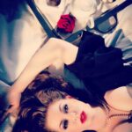 Esmé Bianco Instagram - Mondaze 🦥 #curlygirl