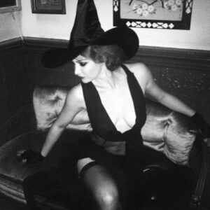 Esmé Bianco Instagram - Bewitched🕷#halloween