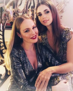 Esmeralda Moya Instagram - Feliz vuelta al Sol mi @elenafuriase 🫶🏼
Por más años más así, te quiero mucho!
Porque las cosas que salen de nuestra 👄 siempre quedan en nuestro ❤️.