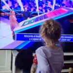 Esmeralda Moya Instagram - Mi Amalia siempre apoyándome. Creo que voy a subir sus reacciones cada vez que me vea… Ella es así de princesa y bonita. Hoy toda mi familia han estado pegados al televisor para apoyarme en @elcazadortve ! Ha sido muy emotivo ya que he donado mi parte de premio a la asociación donde está mi padre, Torrafal. He querido aportar mi granito de arena para ayudar a los enfermos y familiares de Alzheimer.