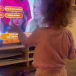 Esmeralda Moya Instagram - Su inocencia me derrite. Mi princesa me saluda cada vez que ve en la tele… He estado varios días pensado si subirlo porque soy bastante prudente, pero no lo puedo evitar, ella es así y también me tiene loca de amor junto a mi Bastian.