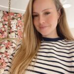 Esmeralda Moya Instagram – Sorteo, concurso, llámalo como quieras pero solo espero que te toque! Resulta que mi gran amiga @laurapomaresp tiene una de las mejores clínicas de estética @sainclinics ,mi madre y yo fuimos a visitarla y nos pareció muy buena idea sortear este pack maravilloso de tratamiento en cabina!

1 sesión de Criolipolisis 
2 sesiones de Presoterapia
3 sesiones de Magic Colombia

• • Solo tenéis que seguir la cuenta mencionada (@sainclinics )y además dejar un comentario en esta foto mencionando a vuestra mejor amig@, aquella que creáis que le haría una ilusión tremenda.

 Mi mami y yo una vez al@mes nos gusta dedicarnos un día para cuidarnos. Así que no descarto que lo hagamos!

 La o el ganad@r lo dirá @sainclinics en su perfil en una semana. 🍀 de la buena y bonita 🍀