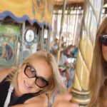 Esmeralda Moya Instagram - Te quiero mamá, sigamos avanzando juntas y abrazadas. Quiero que nos cuidemos tanto que jamás nos faltemos la una a la otra. No está escrito lo que te quiero mamá, siempre estaré a tu lado.