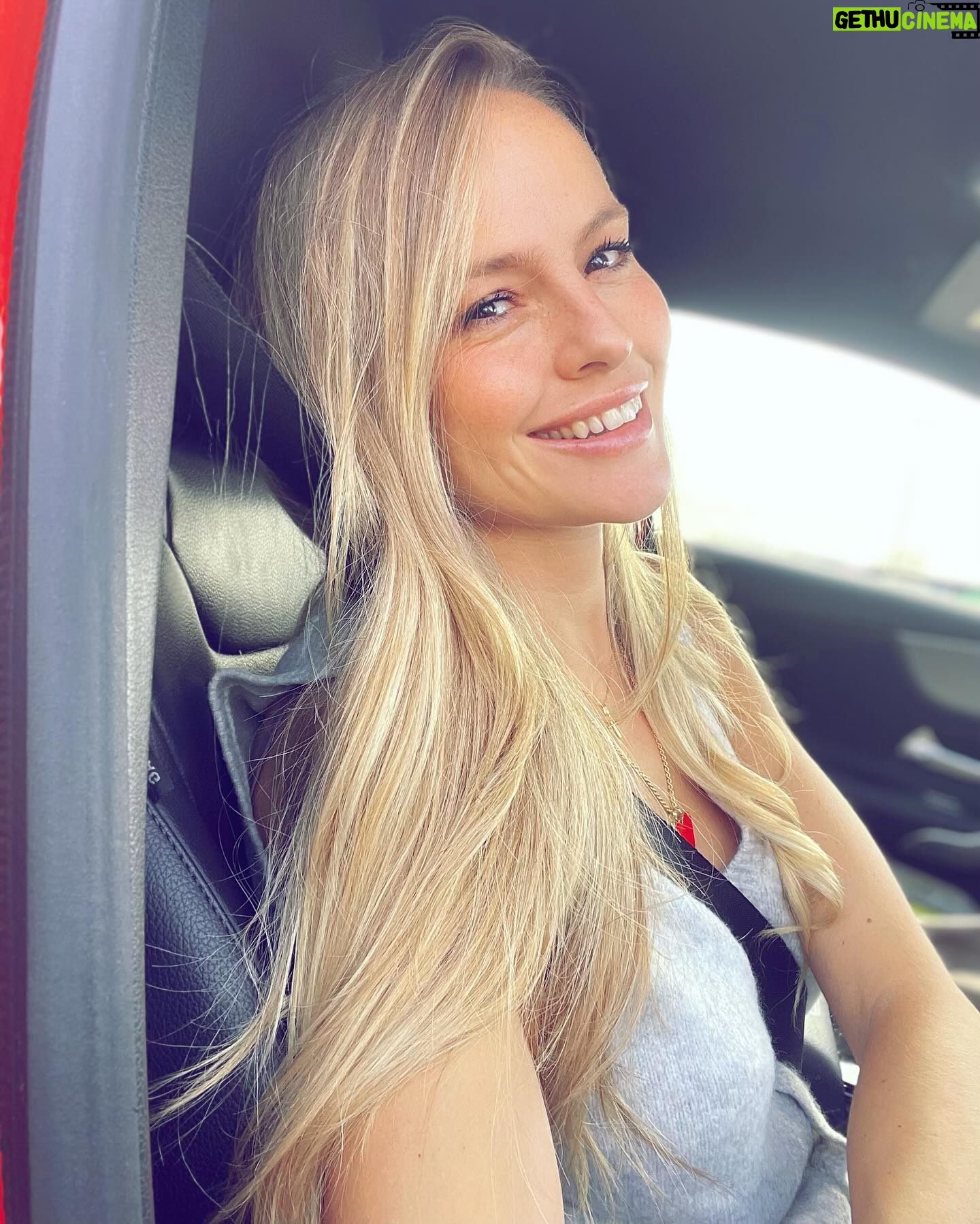 Esmeralda Moya Instagram - 🫶🏼 comienza la aventura para mi 🫶🏼