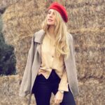 Esmeralda Moya Instagram - Master Girl: 2023 ha sido un máster maravilloso que, lo mismo que me ha acercado más aún a las personas que siempre han estado a mi lado, también me ha alejado de otras que me sobran 100%. Y como dijo una persona muy sabia: “ignora todo lo que te sobra", y así será.