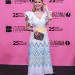 Esmeralda Moya Instagram - Ayer compartí noche y cumpleaños con @diagonaltelevisio . Me siento muy afortunada de haber aportado mi granito de arena (con 90-60-90) en estos 25 años. Es un privilegio que las productoras crezcan, se expandan y sobre todo y lo más importante, que se sigan contando historias, que sigamos avanzando juntos y aprendiendo unos de otros. Larga vida a la televisión, al cine y al teatro. Y GRACIAS A TODOS VOSOTROS POR DEDICARNOS UN UN RATITO DE VUESTRO TIEMPO A VERNOS A TRAVÉS DE LA PEQUEÑA PANTALLA, SIN VOSOTROS, LA REALIDAD, NO EXISTIRÍA LA FICCIÓN 🩷. 👗 @modalaurabernal Joyas @luxenteroficial —— Gracias a @raulruda por el estilismo y a @trastiendapress