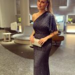 Esmeralda Moya Instagram - Un día especial con un vestido especial… Han sido días de muchas celebraciones y emociones. Os quiero ✨ Vestido @rosa_clara