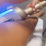 Esmeralda Moya Instagram - A parte de una dieta sana-saludable y deporte, también me hago mis tratamientos corporales para completar mi rutina corporal. Esta vez es la segunda vez, mi segundo año consecutivo haciéndome el tratamiento @endospheresespana_official , ahora es más avanzado, tercera generación llamado Endospheres Evolution el cual los resultados son más rápidos y duraderos. Con este tratamiento consigo tonificar y remodelar la silueta gracias a sus esferas de silicona que actúan sobre el músculo y ayudan a reducir celulitis, y además, no es nada invasivo y 100% seguro.   #encolaboracioncon #endospheres #evolution #tratamientocorporal #bodyshaping #cuidarse #publi