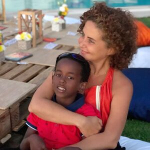 Esra Akkaya Instagram - Parti sen gülünce başlasın...