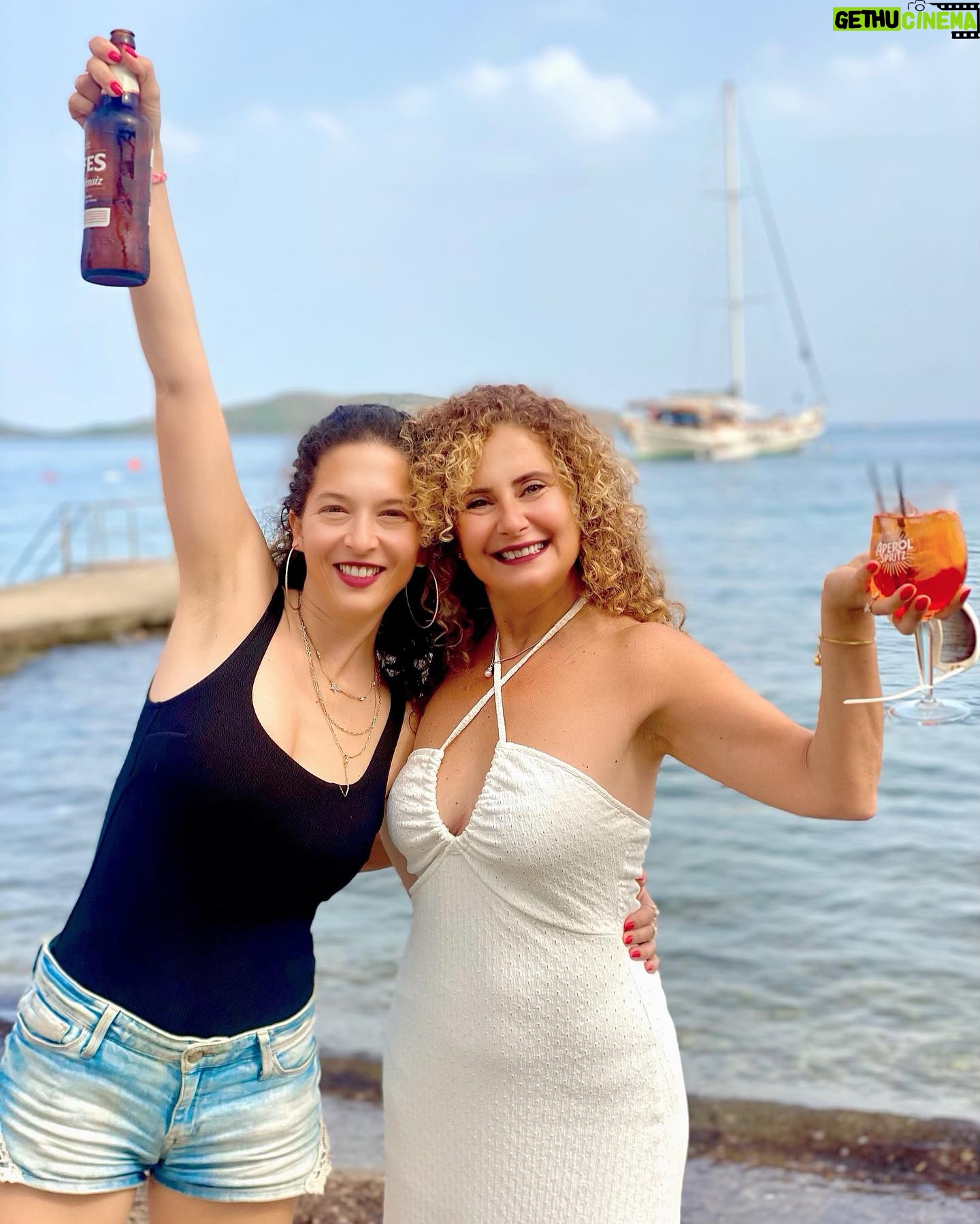 Esra Akkaya - 4.5K Likes - İyi ki doğdum:)