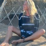 Estelle Lefébure Instagram - White and blue … #lovelife #picby @vic.et.max