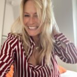 Estelle Lefébure Instagram – Merci merci merci pour tous vos messages d’amour …
Une année de plus à aimer, découvrir , apprendre et …Vivre pleinement .
C’est cela le bonheur 

Thank you , thank you , thank you for all your love messages .
One more year to love , discover , learn and …live  fully.
That’s happiness 

#family 
#lovelife
#gratitude 
#birthdaygirl 
#estellelefebure