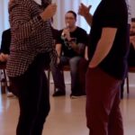 Estelle Lefébure Instagram - Quelle belle façon de commencer le week-end ! Cette vidéo me met de bonne humeur 🙌✨On danse ?