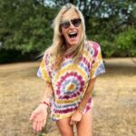 Estelle Lefébure Instagram – « Le rire , c’est le soleil ; il chasse l’hiver du visage humain .» 
Victor Hugo 

#rire #joie #bonheur 
#happiness #laugh 
#lovelife 
#orahe