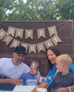Esther Anderson Instagram - This is 1 🎉
Party was a smash until dad tried to assist in the smash 🤣
We love you so much Ralphie 💕
#nokidswereharmedinthemakingofthispicture #one
