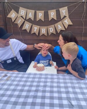 Esther Anderson Instagram - This is 1 🎉
Party was a smash until dad tried to assist in the smash 🤣
We love you so much Ralphie 💕
#nokidswereharmedinthemakingofthispicture #one