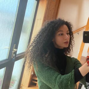 Eubha Akilade Instagram - Peekaboo phone