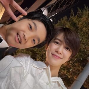 Eugenie Liu Instagram - 老狐狸小狐狸們🦊
上台前的空檔
後台聊天片刻
隨手記錄生活
是大家開心的笑容🎬
#tiff #tokyo #oldfox #movie #📸